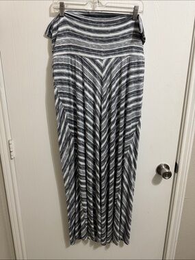 Motherhood Maternity NWT Maxi Skirt XL Foldover Waistband Chevron Stripe Gray.